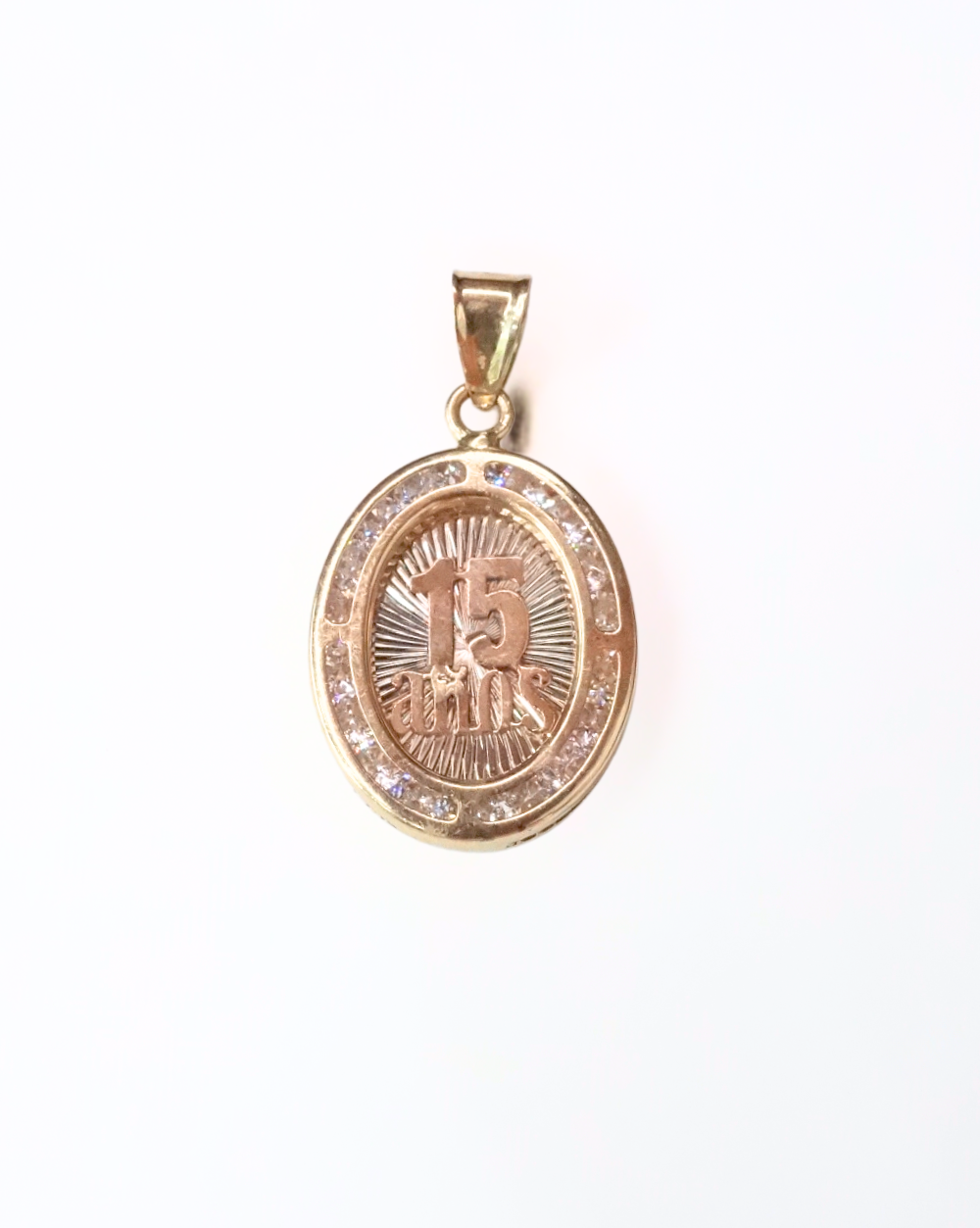 MEDALLA OVAL DE 15 AÑOS DE ORO 14K