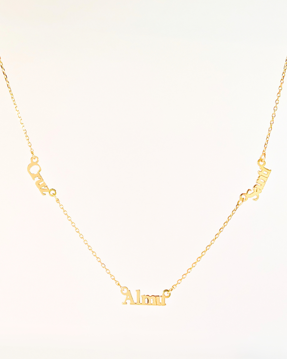 COLLAR 3 NOMBRES ORO 14K CADENA ANCLA