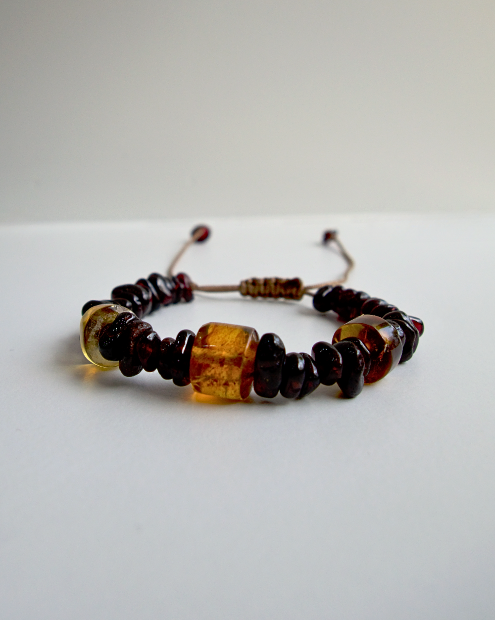 PULSERA DE GRANATE CON ÁMBAR
