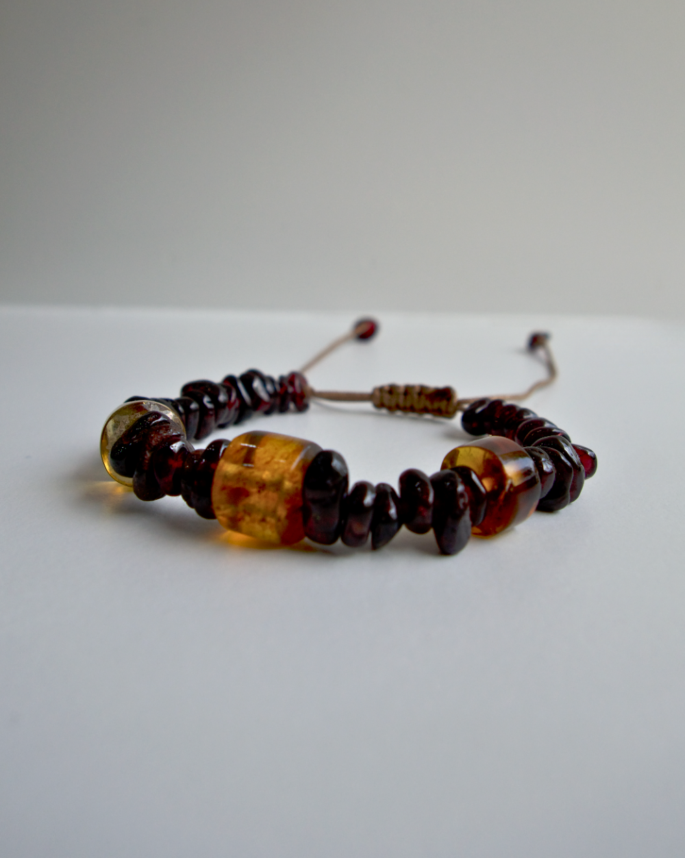 PULSERA DE GRANATE CON ÁMBAR