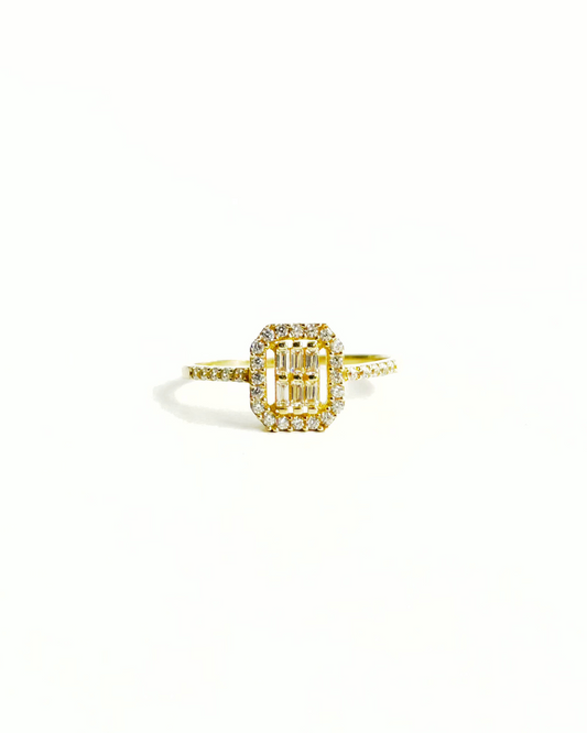 ANILLO CON CUADRADO CON CIRCONIAS DE ORO 14K SKU: ORO107