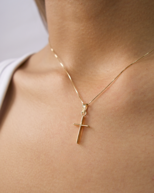 DIJE CRUZ DELGADA DE ORO 14K  SKU: OR0356
