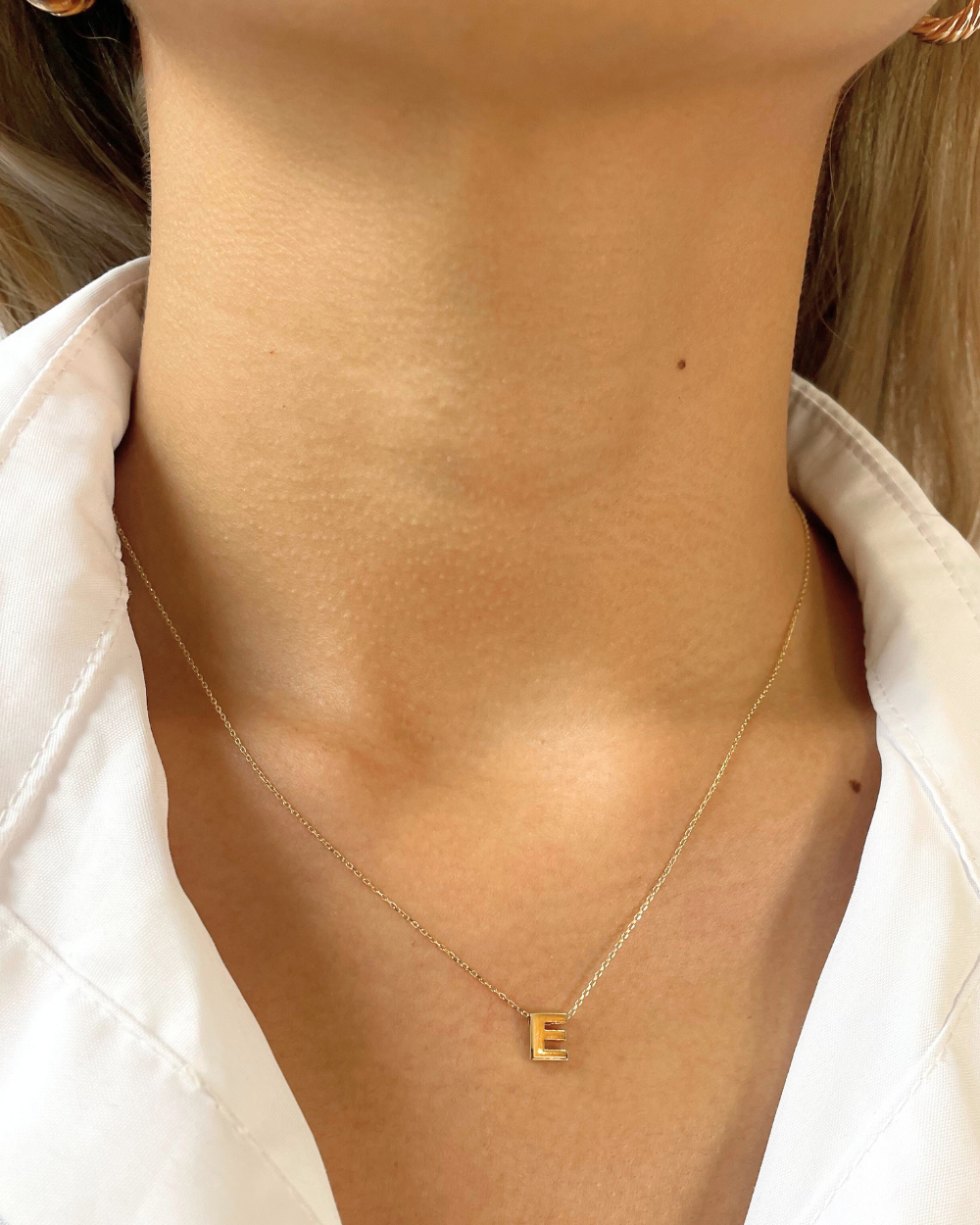 CADENA DE INICIAL "E" DE ORO 14K