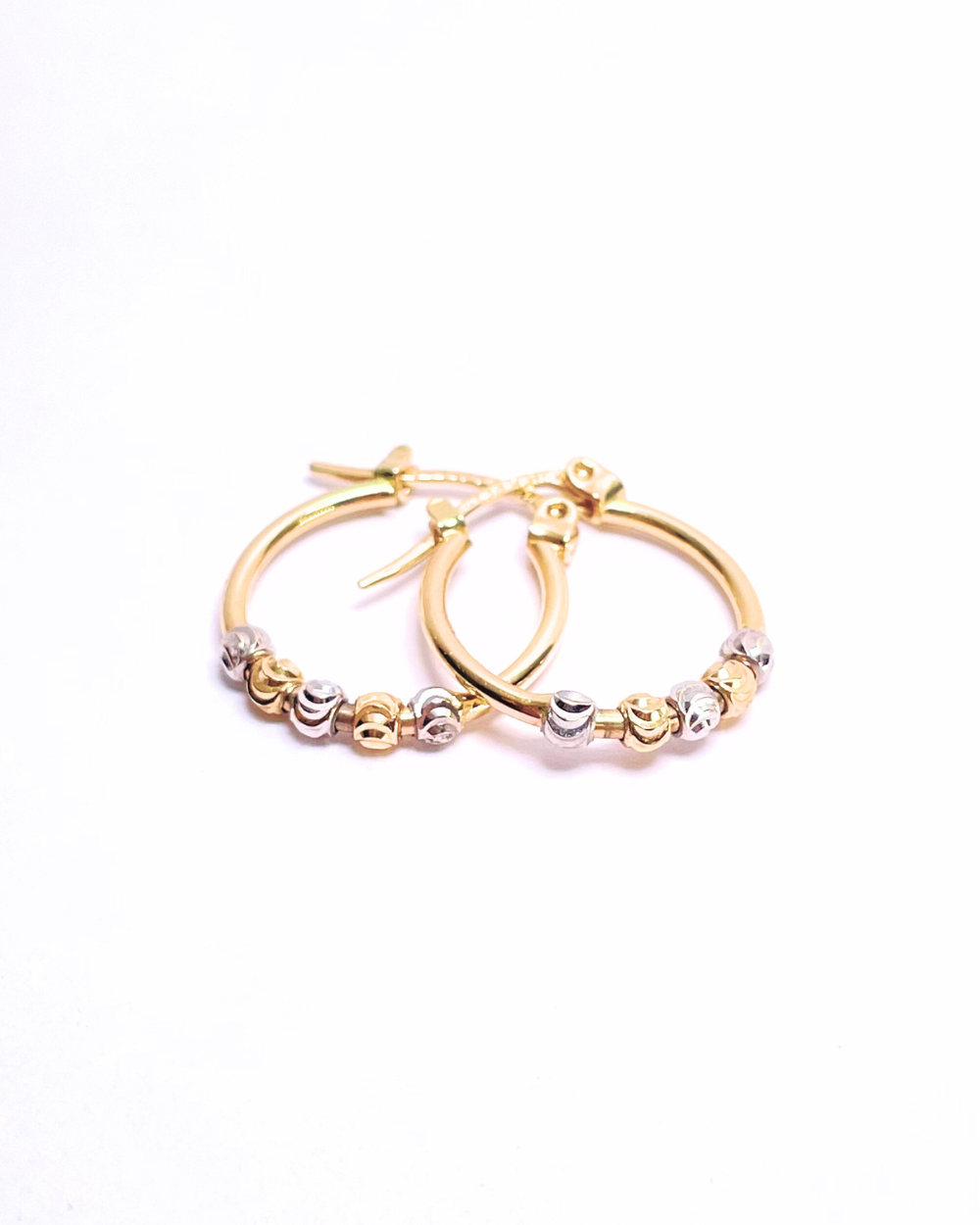 ARRACADAS CON CUENTAS DE ORO 14K BLANCO Y AMARILLO