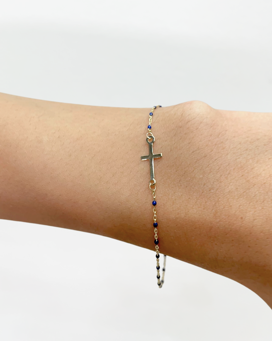 PULSERA MISTERIO DE ORO 14K CON CUENTAS AZUL MARINO SKU: OR0327