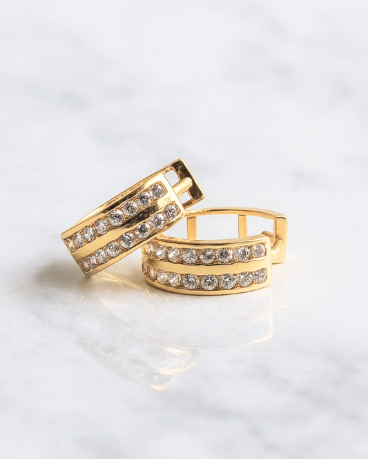 ARETES TIPO HUGGIES DE ORO 14K CON DOBLE TIRA DE CIRCONIAS  SKU:OR0437
