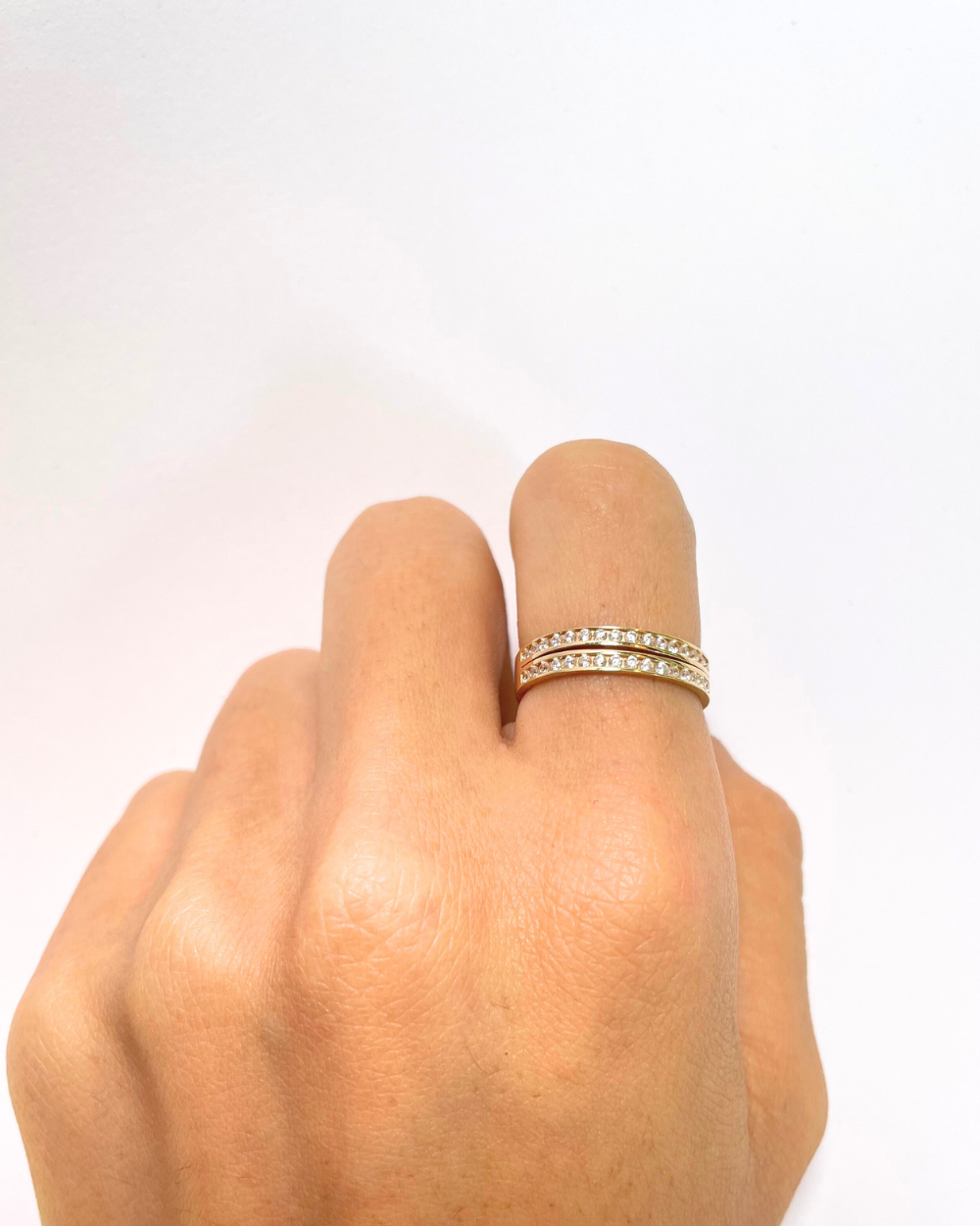 ANILLO DOBLE CINTA DE CIRCONIAS DE ORO 14K  SKU:ORO108