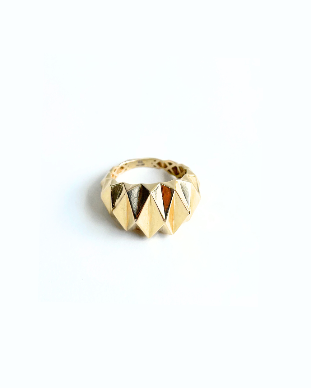 Anillo rombos 3D oro 14k SKU: ORO117