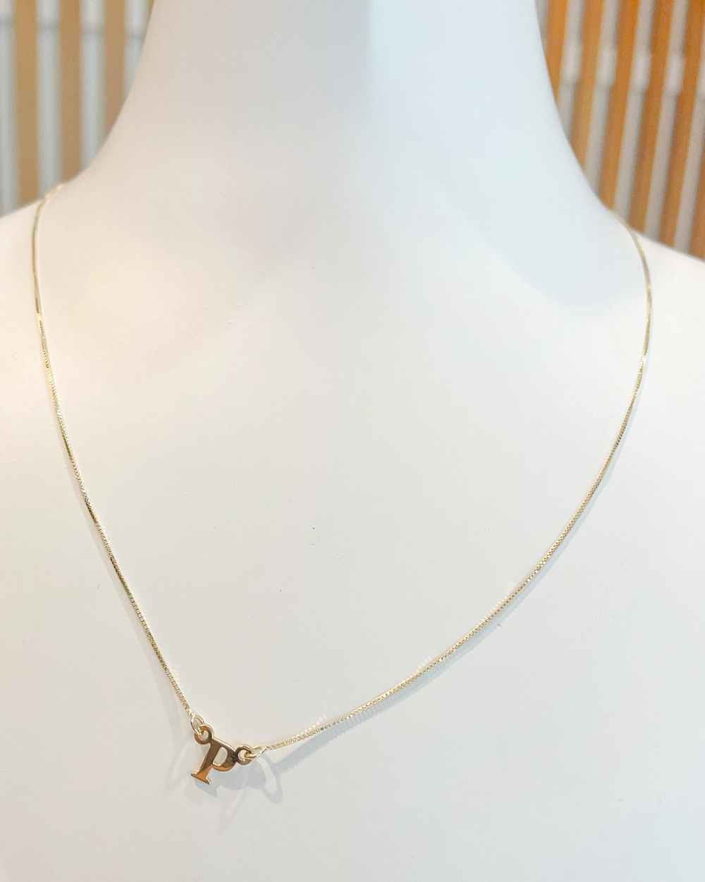 CADENA PERSONALIZADA CON INICIAL PERSONALIZADA ORO 14K