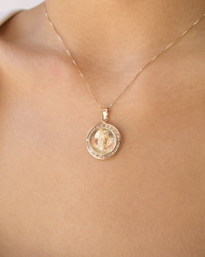 MEDALLA GRANDE DE VIRGEN DE GUADALUPE DE ORO 14K