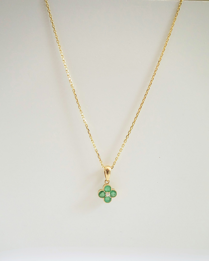 Collar trebol de Oro 14K con Esmeraldas y Diamante SKU: OR0537
