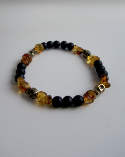 PULSERA CALAVERA DE HOMBRE LAVA Y ÁMBAR ELÁSTICA
