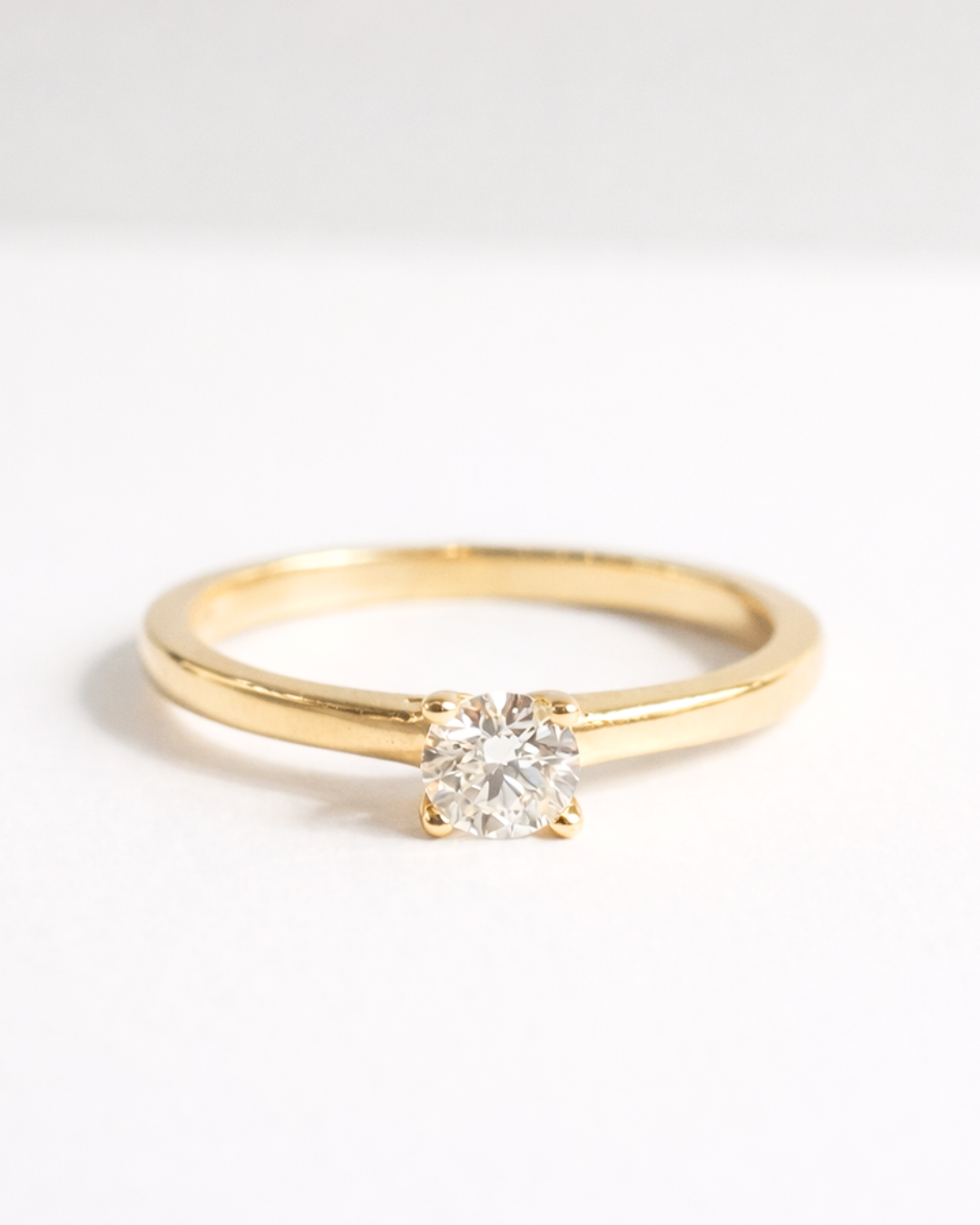Anillo de Compromiso Solitario en Oro 14K con Diamante SKU:OR0547