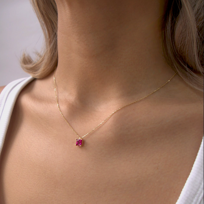 COLLAR CON DIJE  DE CIRCONIA RUBI