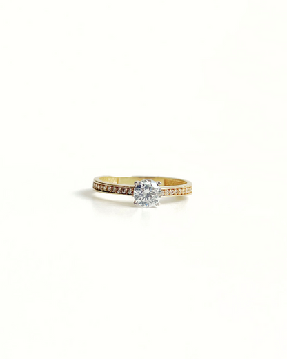 ANILLO  CON CIRCONIA CENTRAL DE ORO 14K   SKU: ORO119