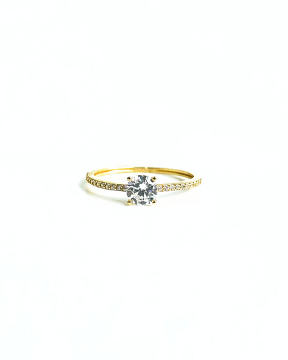 ANILLO DELGADO CON CIRCONIA CENTRAL DE ORO 14K   SKU: ORO112