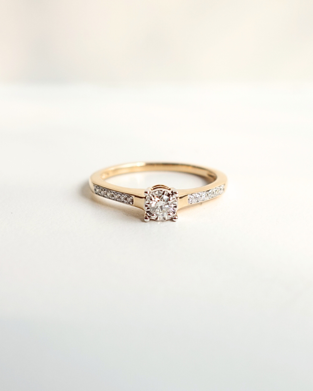 Anillo de Compromiso en Oro 14K con Diamantes  SKU: OR0532