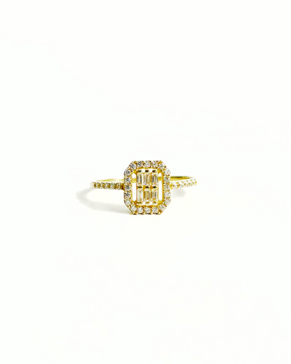 ANILLO CON CUADRADO CON CIRCONIAS DE ORO 14K SKU: ORO107