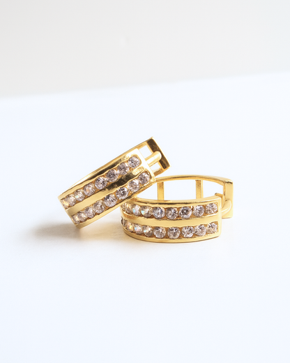 ARETES TIPO HUGGIES DE ORO 14K CON DOBLE TIRA DE CIRCONIAS  SKU:OR0437