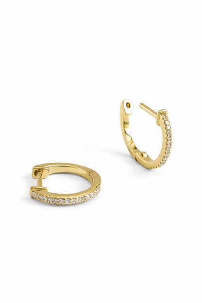Arracadas Huggie con Diamantes en Oro amarillo 14K  SKU: OR0562