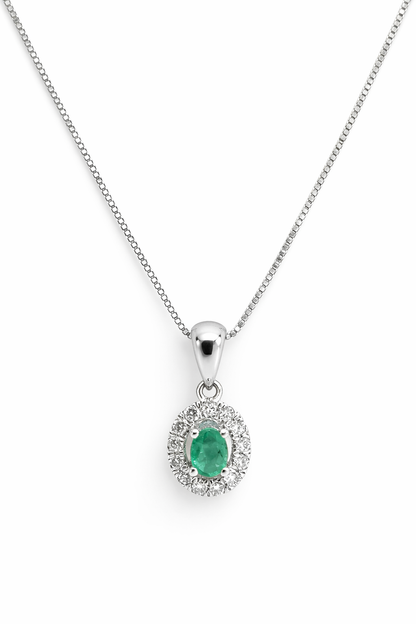 Collar de Oro blanco 14K con dije esmeralda y cinturón de diamantes