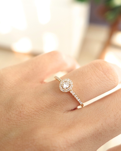 Anillo de Oro 14K de diamante Oval Central SKU: OR0525