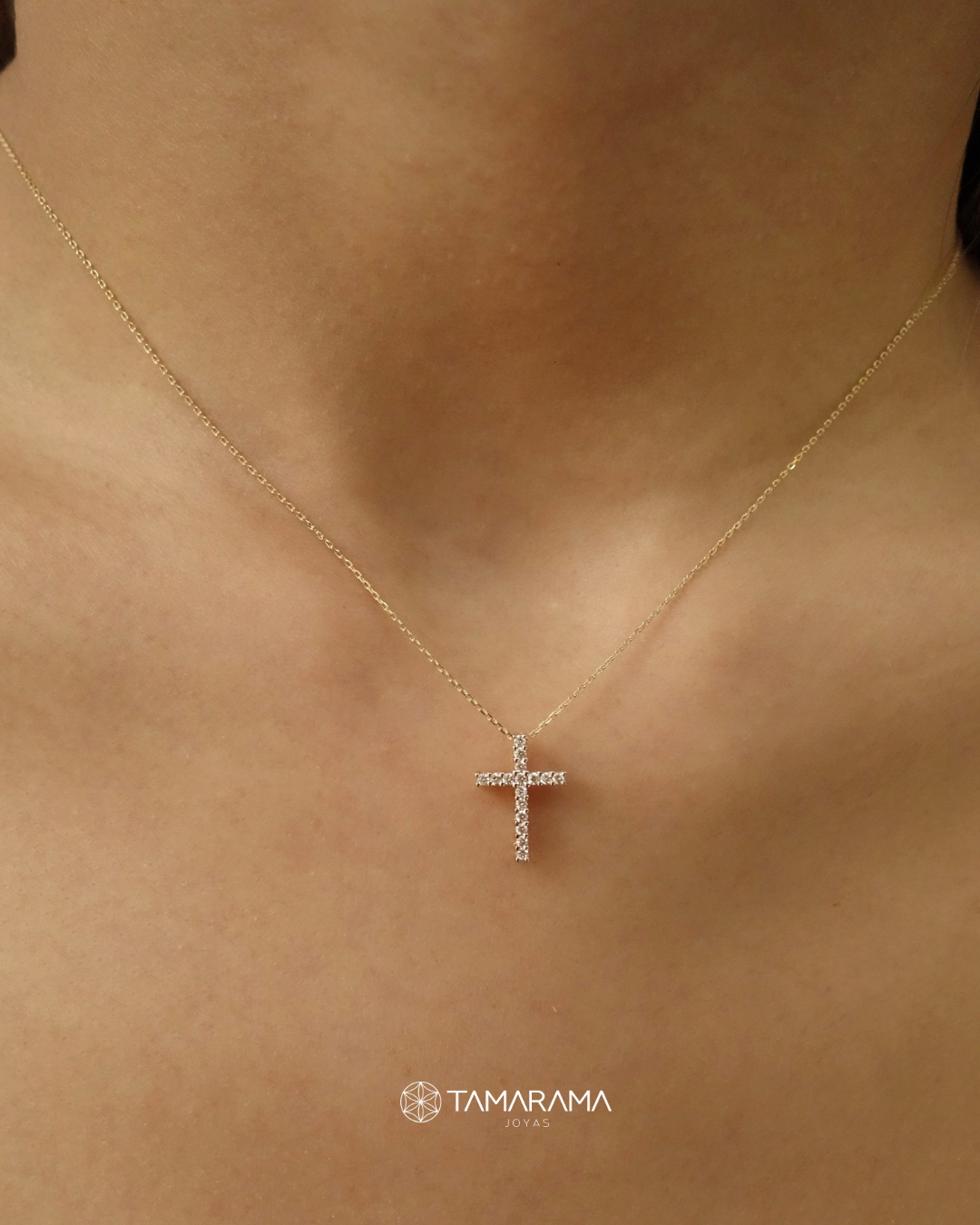 Collar Cruz con Diamantes en Oro 14K SKU:OR0553