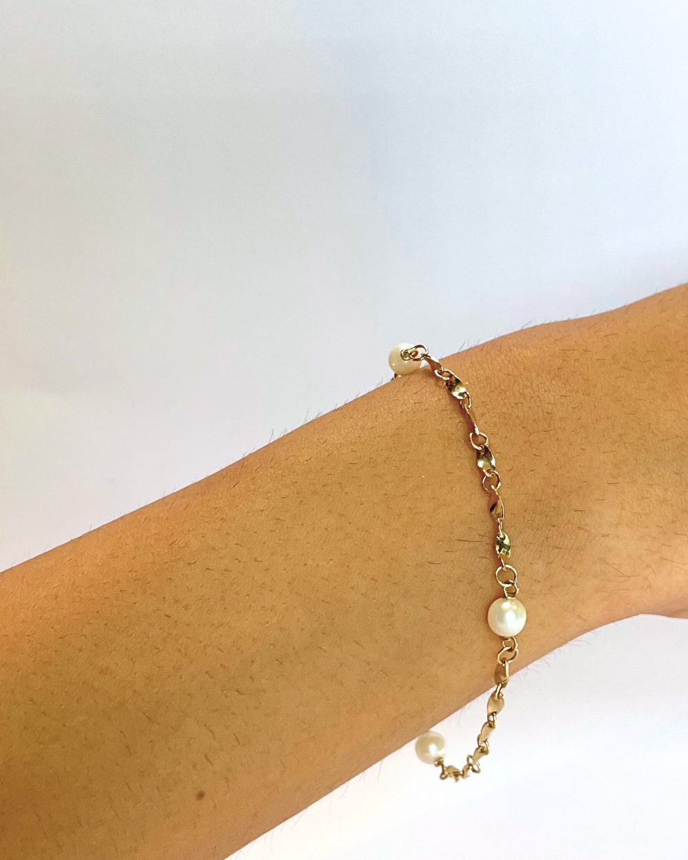 PULSERA CON PERLAS ORO 14K       SKU: ORO64