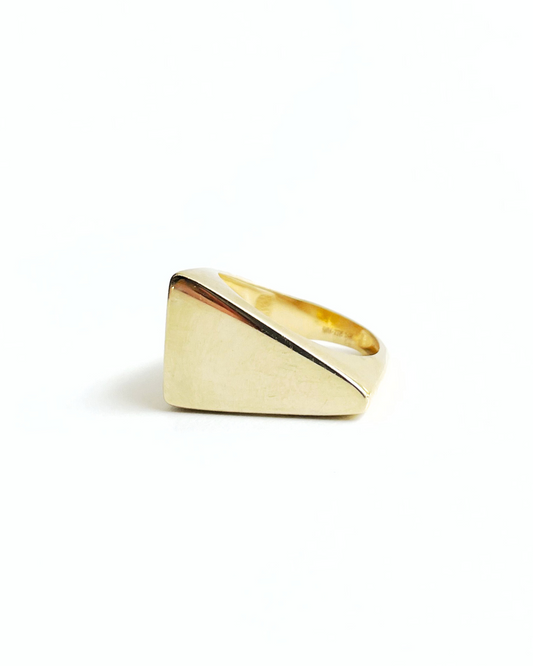 Anillo de trinagualo oro 14K  SKU: ORO89