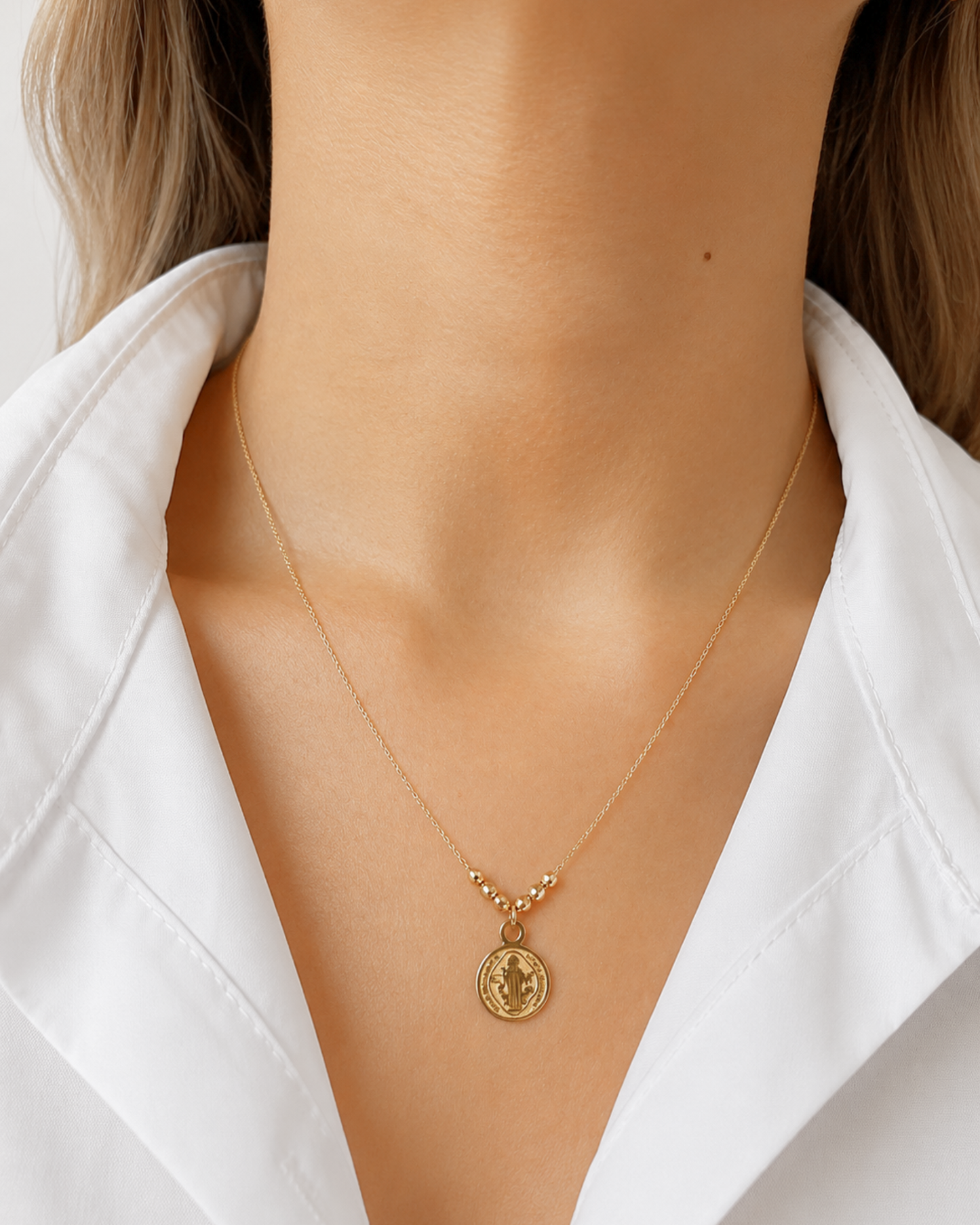 Cadena con medalla San Benito y cuentas 3 oros Oro 14k