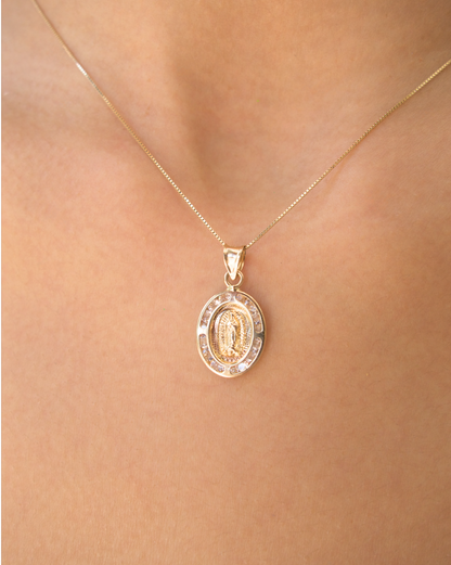 MEDALLA VIRGEN DE GUADALUPE OVALADA CHICA DE ORO 14K